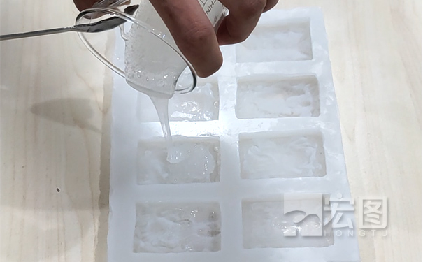 硅膠模具能倒液體硅膠嗎？