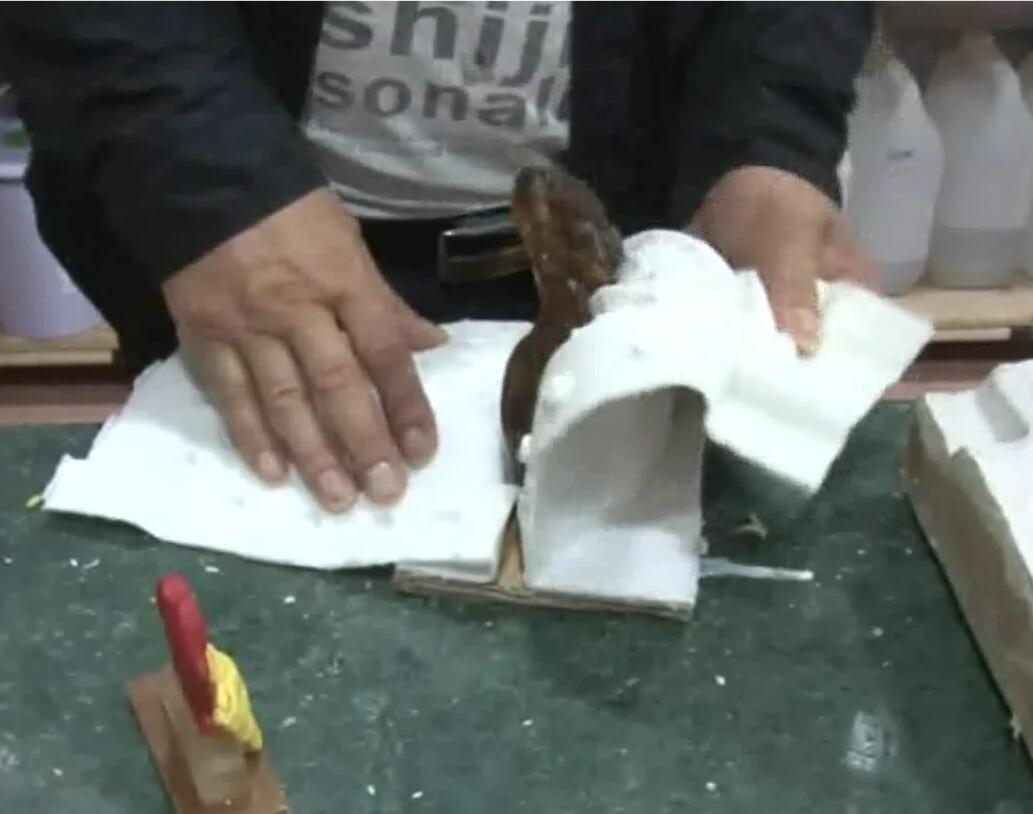 工業級模具硅膠開模拆邊困難怎么辦？